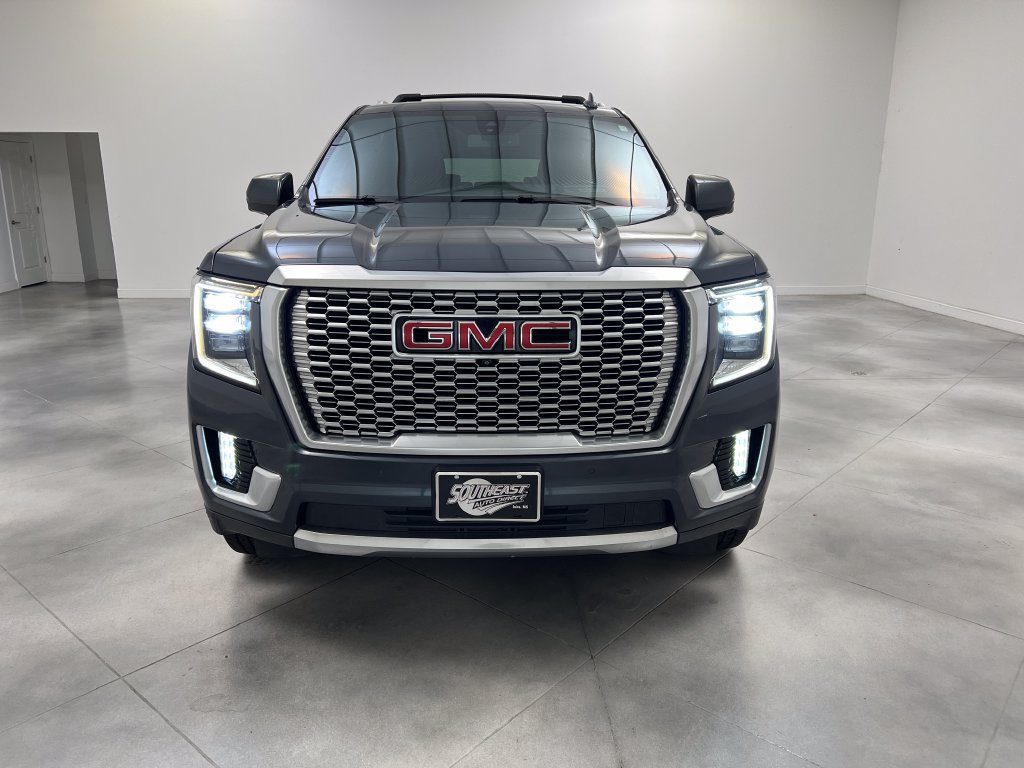 Used 2021 GMC Yukon XL Denali AWD/4WD image 3