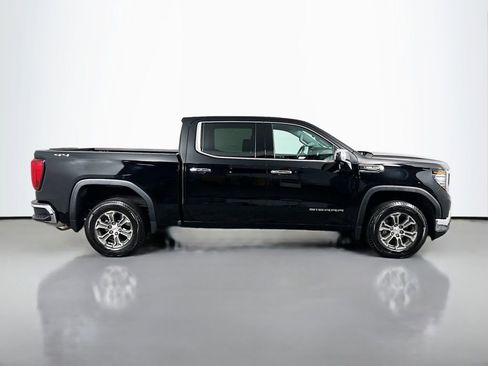 Used 2025 GMC Sierra 1500 SLT image 4