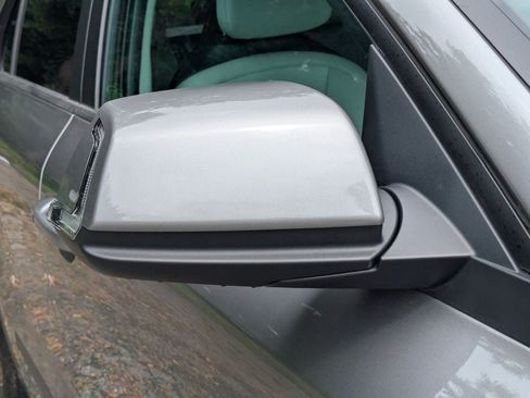 Used 2025 Kia Niro EX FWD image 12