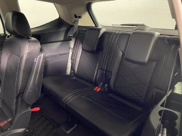 Used 2024 Volkswagen Atlas SE w/ Black Wheel Package AWD/4WD image 14