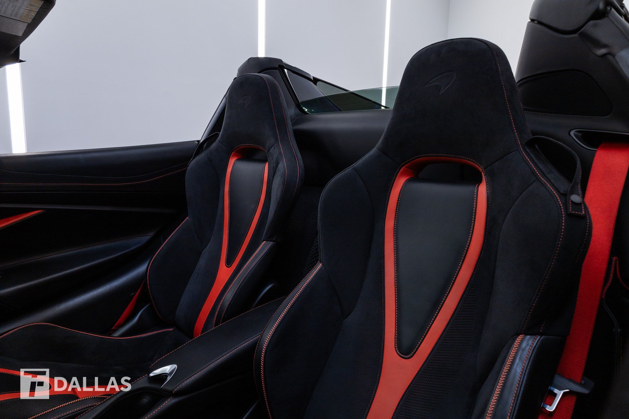 Used 2020 McLaren 720S Performance RWD image 3