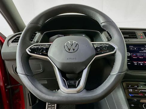 Used 2024 Volkswagen Tiguan SE R-Line image 16