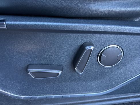 Used 2021 Ford F150 Lariat image 38