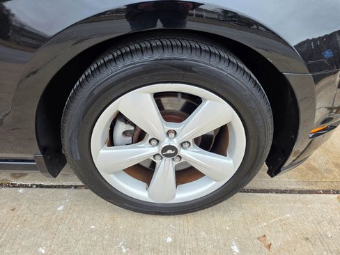 Used 2014 Ford Mustang GT image 23