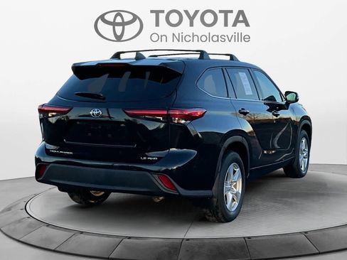 Used 2022 Toyota Highlander LE image 6