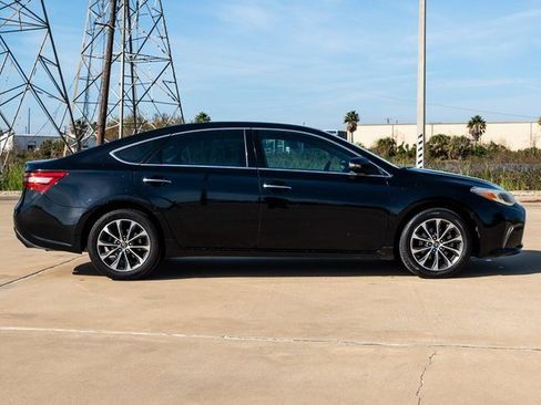 Used 2016 Toyota Avalon XLE image 4