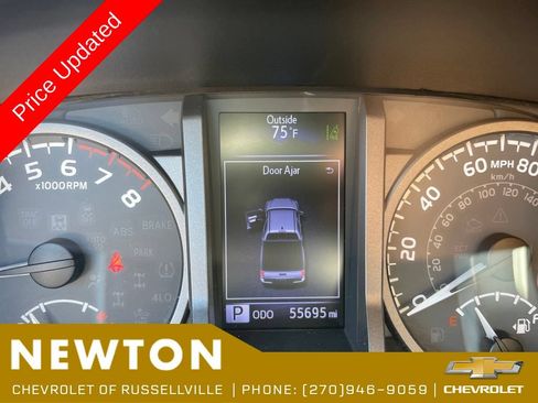 Used 2018 Toyota Tacoma TRD Off-Road w/ Technology Package RWD image 18