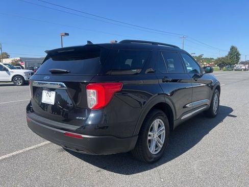Used 2023 Ford Explorer XLT image 8