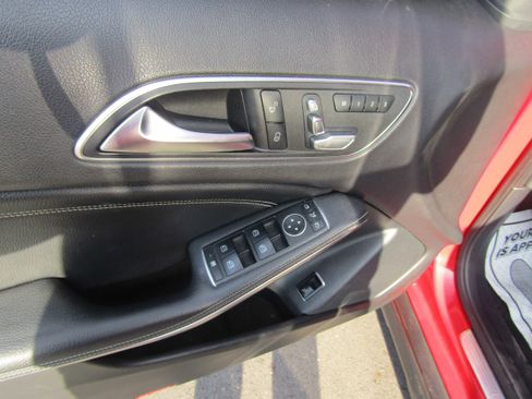 Used 2019 Mercedes-Benz GLA 250 4MATIC image 8