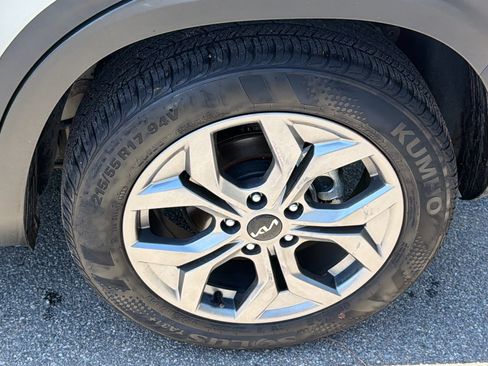 Used 2024 Kia Seltos S FWD image 12