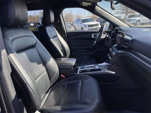 Used 2020 Ford Explorer XLT w/ Equipment Group 202A image 19