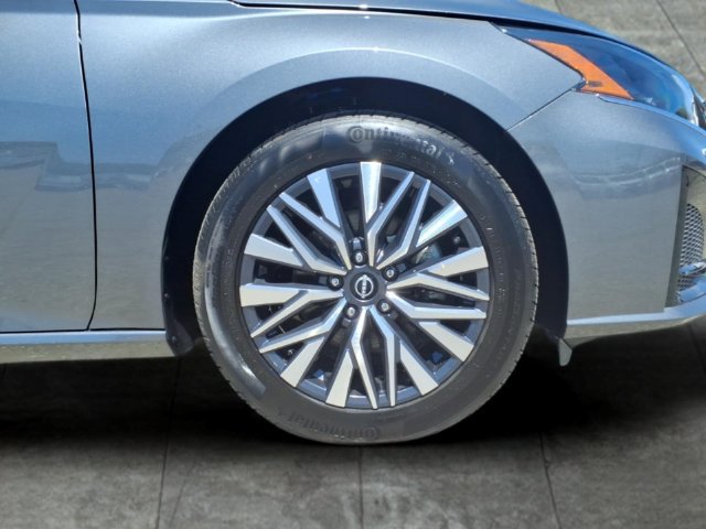 Used 2024 Nissan Altima 2.5 SV FWD image 9