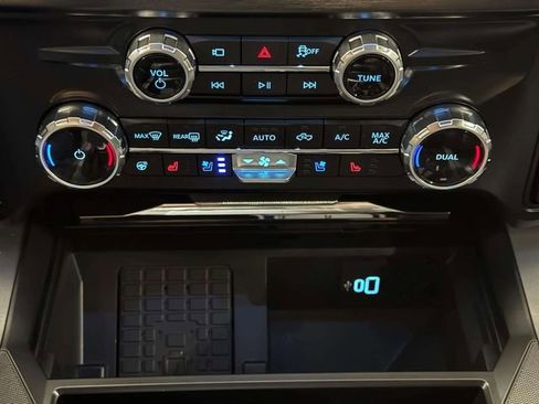 Used 2026 Ford F250 Lariat w/ FX4 Off-Road Package image 24