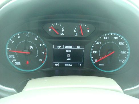 Used 2025 Chevrolet Malibu LT FWD image 17