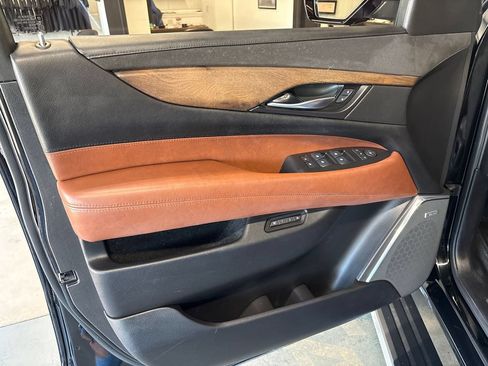 Used 2016 Cadillac Escalade ESV Premium AWD/4WD image 27