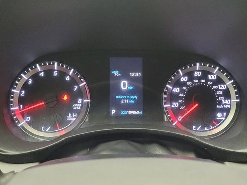 Used 2021 Toyota Highlander LE AWD/4WD image 23