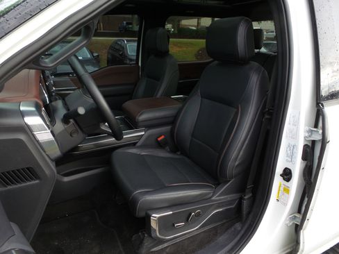 Used 2022 Ford F150 Lariat w/ Equipment Group 502A High AWD/4WD image 8