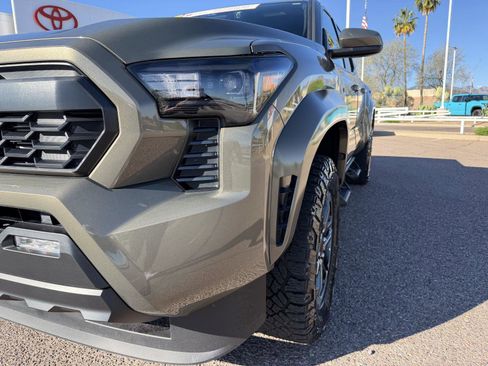 Used 2025 Toyota Tacoma TRD Sport AWD/4WD image 11