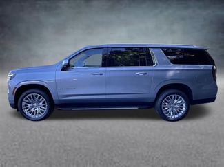 New 2025 Chevrolet Suburban Premier video 2
