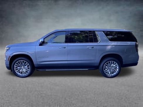 New 2025 Chevrolet Suburban Premier image 2