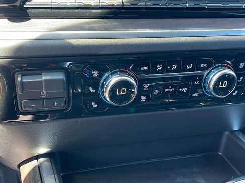 New 2026 GMC Sierra 1500 SLT w/ SLT Premium Plus Package AWD/4WD image 22