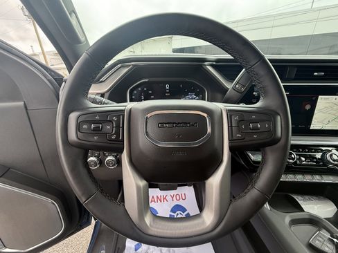 Used 2024 GMC Sierra 2500 Denali w/ Denali Reserve Package AWD/4WD image 16