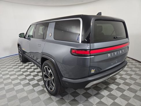Used 2022 Rivian R1S Launch Edition image 3