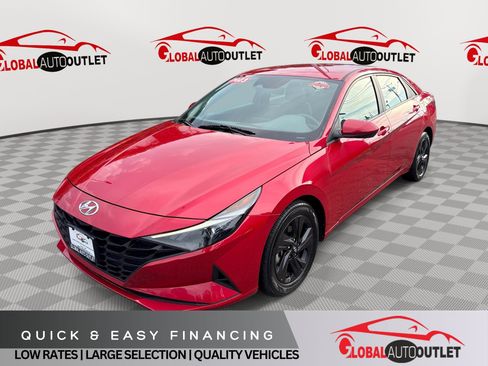 Used 2023 Hyundai Elantra SEL w/ Preferred Accessory Package FWD image 1