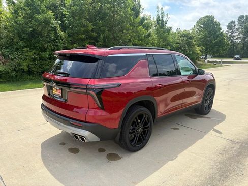 New 2026 Chevrolet Traverse LT w/ Driver Confidence Package AWD/4WD image 9