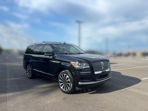 Certified 2023 Lincoln Navigator Reserve AWD/4WD image 7