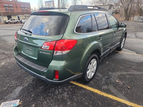 Used 2011 Subaru Outback 2.5i Premium image 11