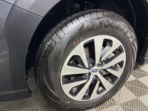 Used 2025 Subaru Outback Premium w/ Popular Package #1A image 4