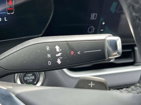 Used 2025 Chevrolet Equinox LT AWD/4WD image 25