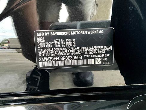 Used 2024 BMW 330e w/ Convenience Package image 31