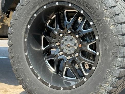 Used 2017 Ford F250 Lariat w/ Lariat Ultimate Package AWD/4WD image 9