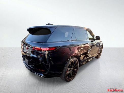 Used 2024 Land Rover Range Rover Sport Dynamic SE AWD/4WD image 4