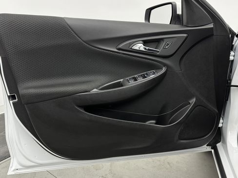 Used 2025 Chevrolet Malibu LT image 23