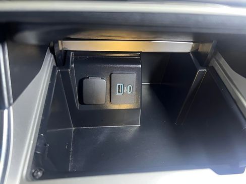 Used 2023 Ford Explorer XLT w/ Equipment Group 202A image 29