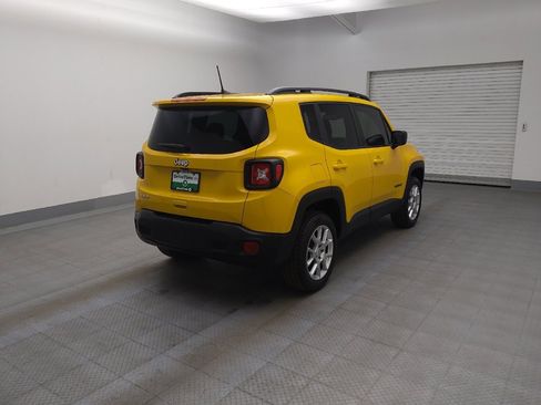 Used 2023 Jeep Renegade Latitude w/ Sun & Fun Group image 9