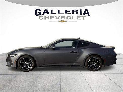 Used 2024 Ford Mustang Premium image 4