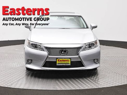 Used 2015 Lexus ES 350 w/ Luxury Package FWD image 2