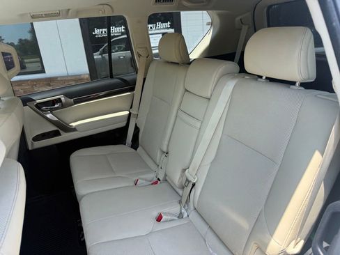 Used 2021 Lexus GX 460 Premium w/ Premium Package AWD/4WD image 4