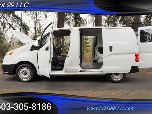 Used 2017 Chevrolet City Express LT image 25