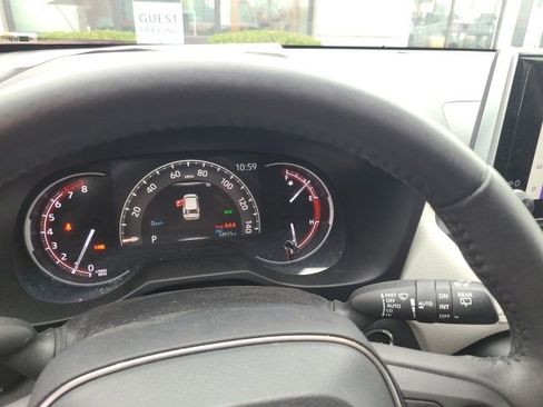 Used 2024 Toyota RAV4 XLE w/ Convenience Package image 9