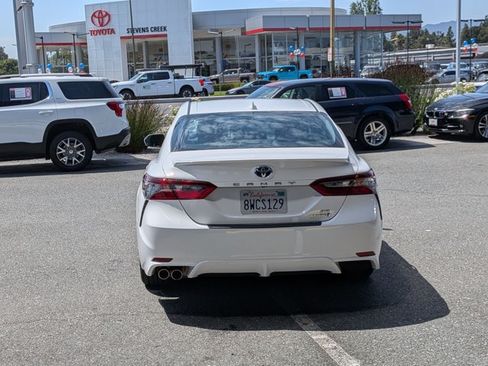 Used 2021 Toyota Camry SE w/ Audio Upgrade Package FWD image 7