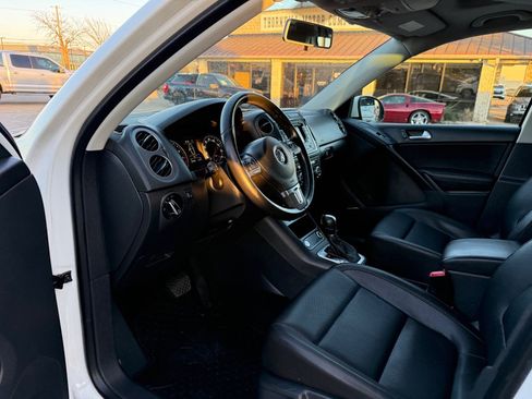 Used 2014 Volkswagen Tiguan SEL FWD image 14