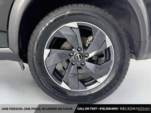 Certified 2025 Nissan Rogue SV AWD/4WD image 28