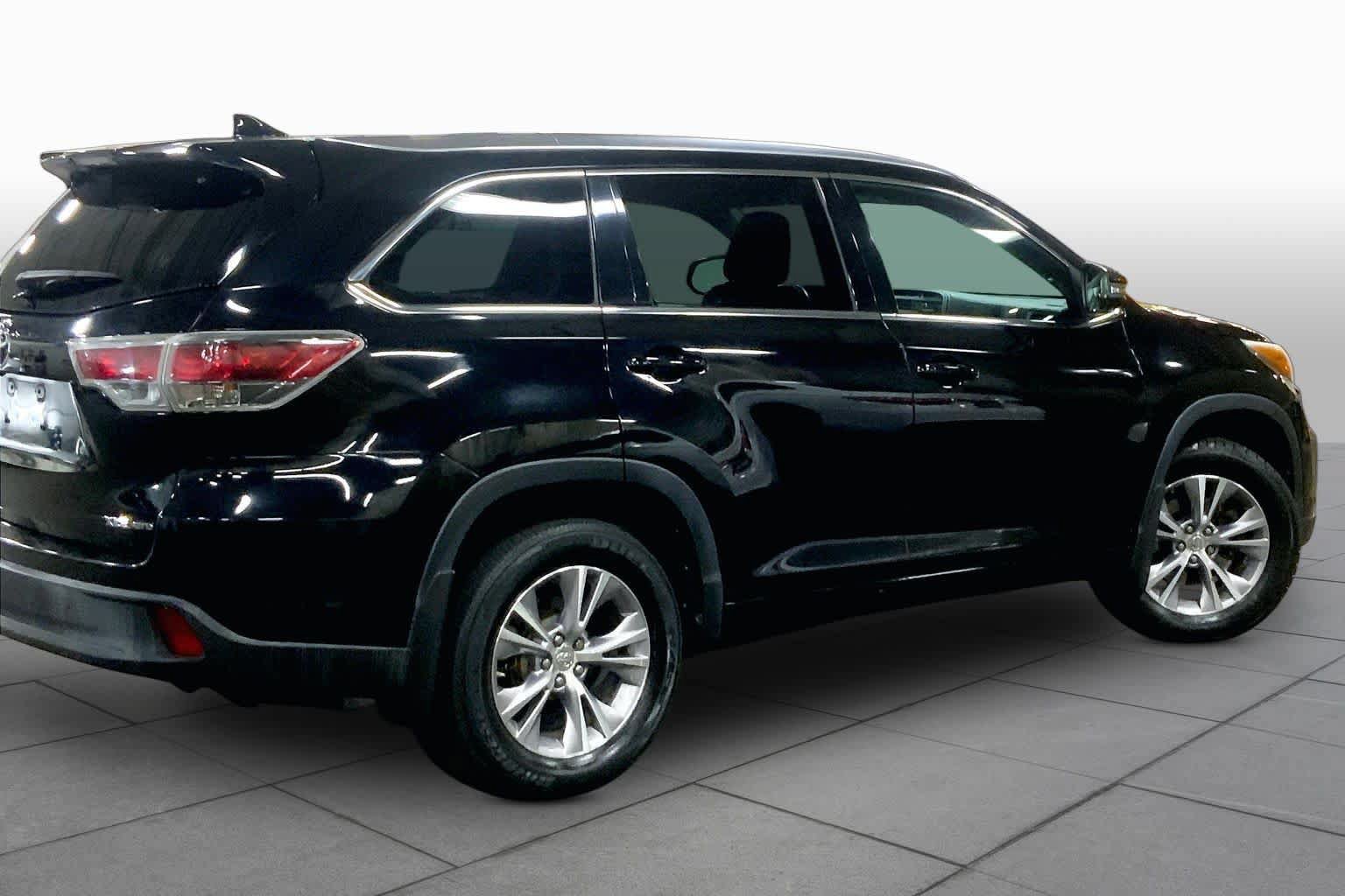 Used 2015 Toyota Highlander XLE AWD/4WD image 13