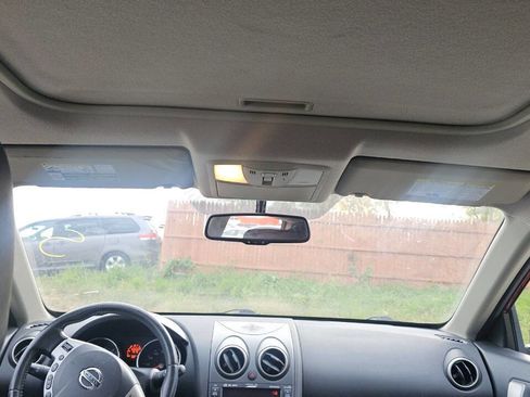 Used 2010 Nissan Rogue SL w/ Premium Pkg image 9