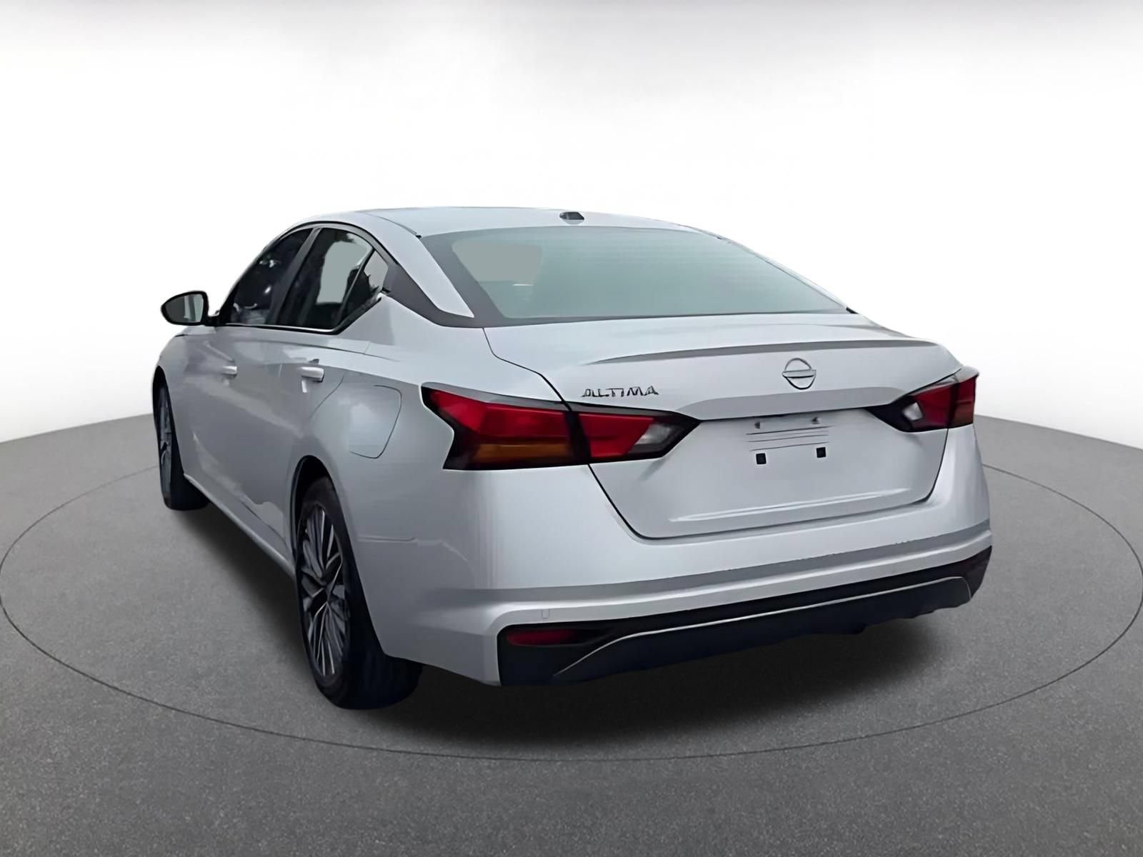 Used 2026 Nissan Altima 2.5 SV FWD image 10